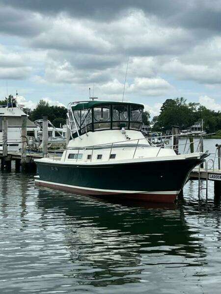 1996 Albin 32+2 Command Bridge