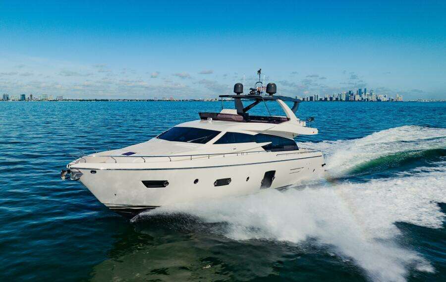 2017 Ferretti Yachts 750
