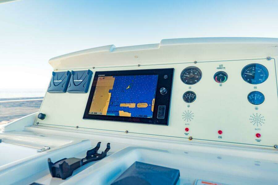 2017 Ferretti Yachts 750