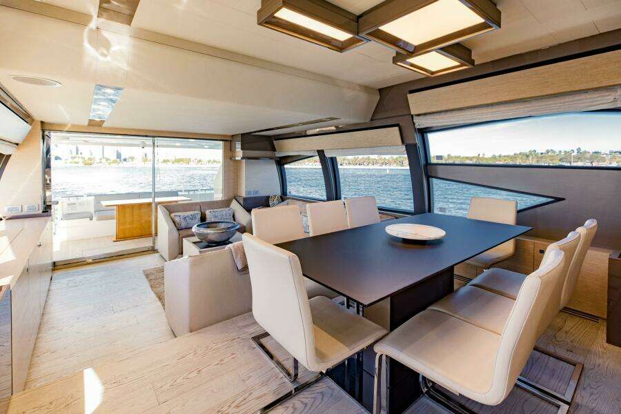 2017 Ferretti Yachts 750