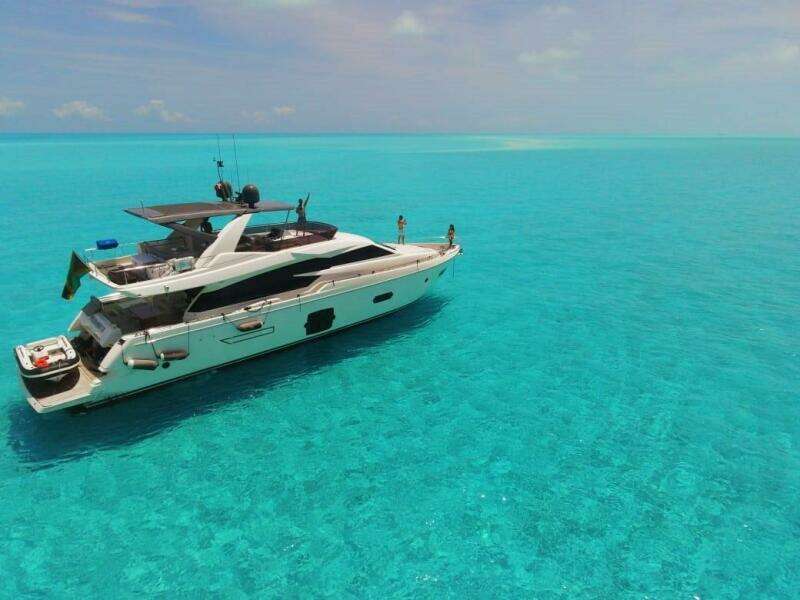 2017 Ferretti Yachts 750