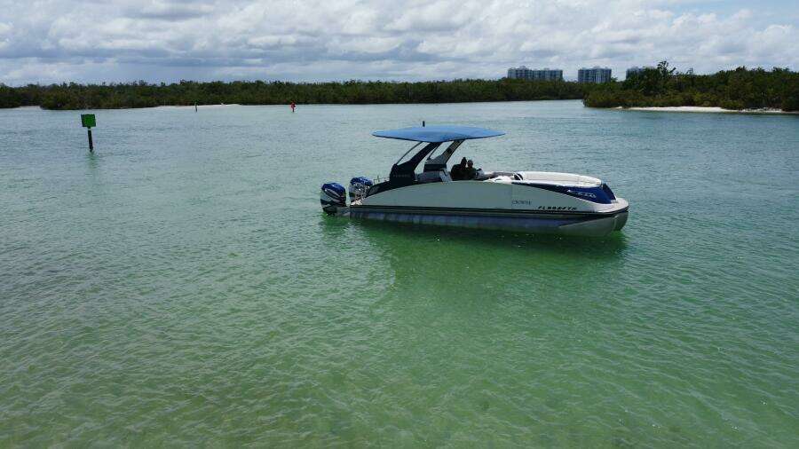 2021 Harris Crowne SL 270 Twin Engine