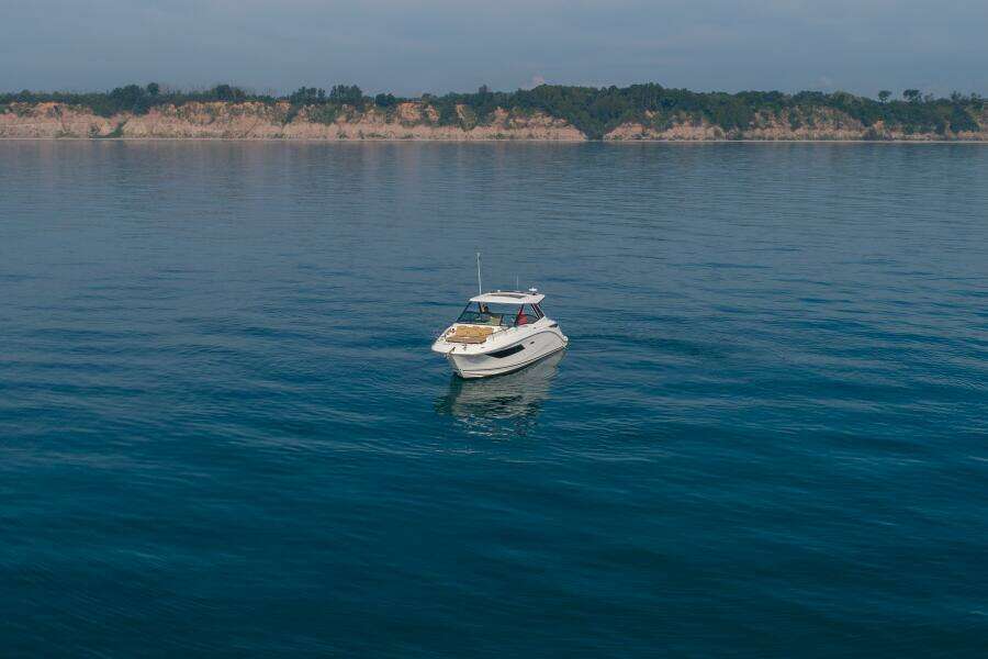 2019 Sea Ray 320 Sundancer