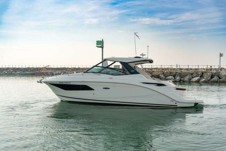 2019 Sea Ray 320 Sundancer