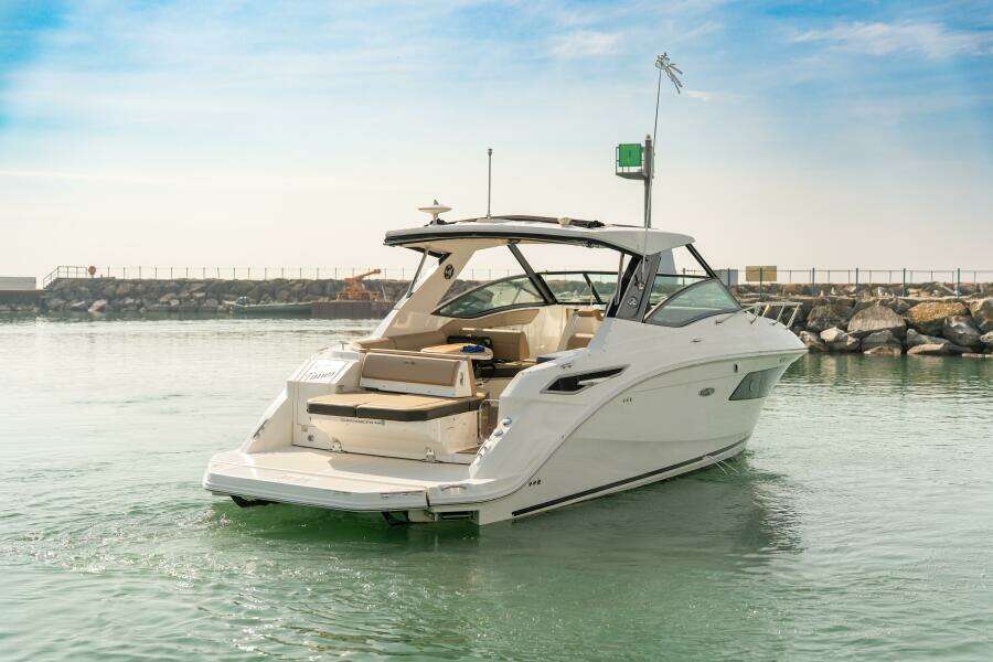 2019 Sea Ray 320 Sundancer