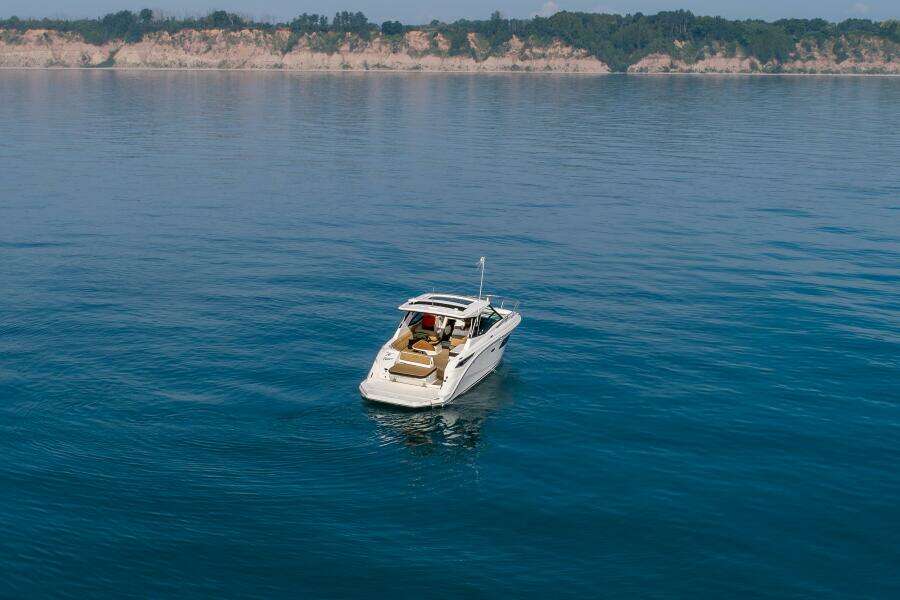 2019 Sea Ray 320 Sundancer