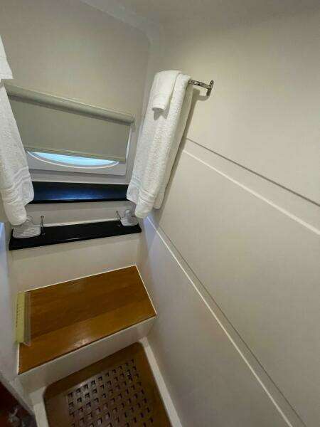 Regal 52 Sport Coupe - Master Head