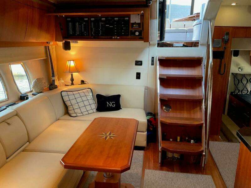 Regal 52 Sport Coupe - Salon