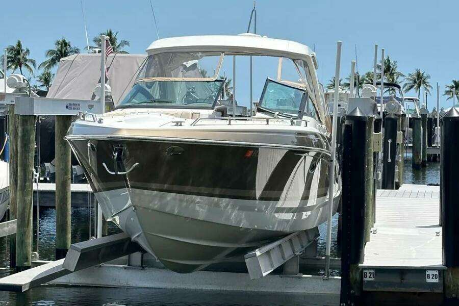 2019 Formula 350 Crossover Bowrider