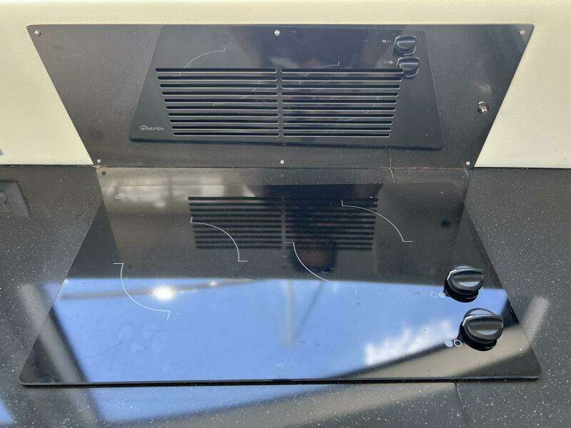 2016 Carver C34 Cooktop