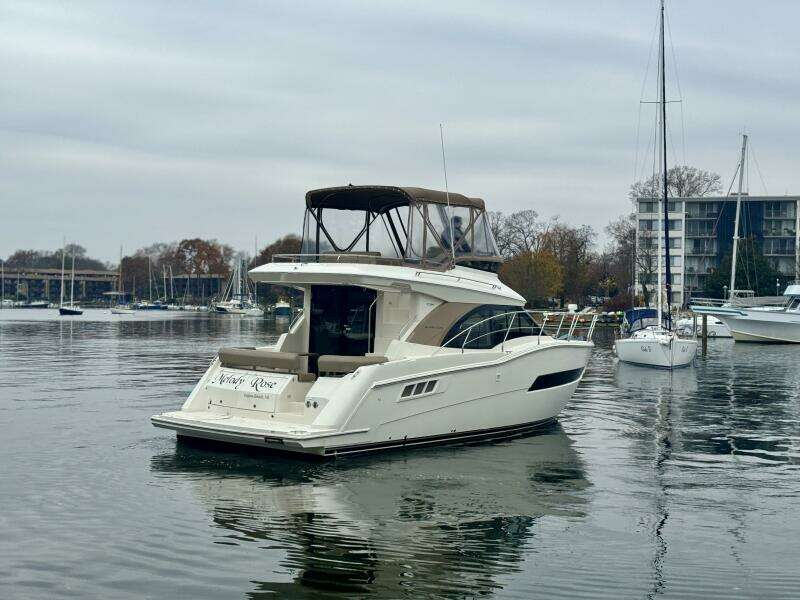 2016 Caver C34 Starboard Quarter