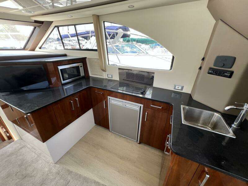 2016 Carver C34 Galley