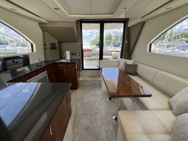 2016 Carver C34 Salon View 1