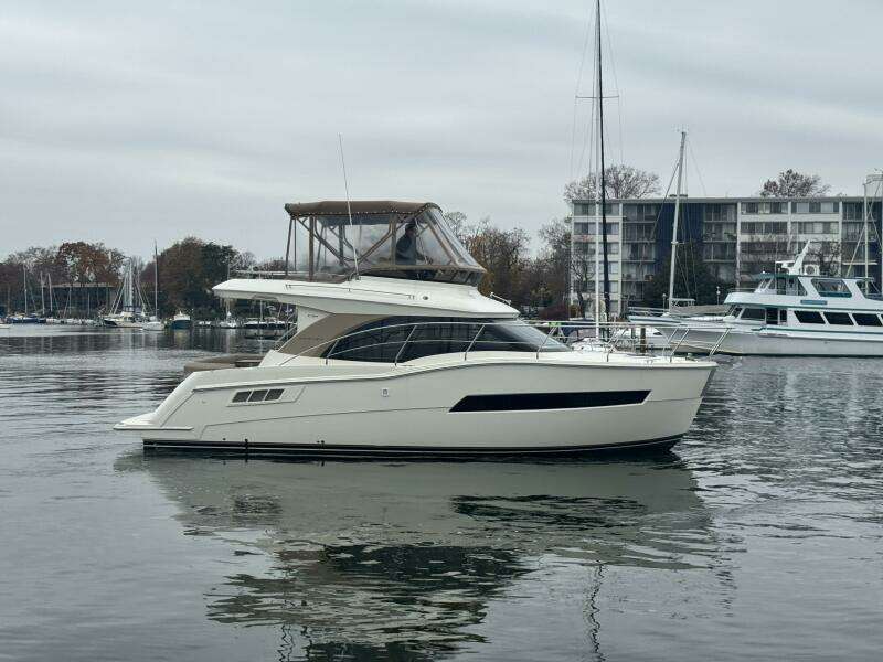 2016 Caver C34 Starboard Side