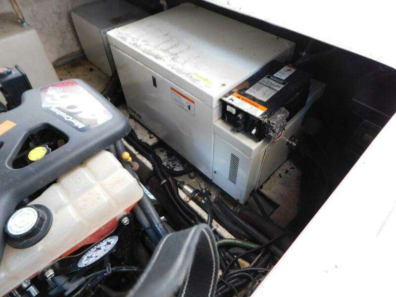 2004 Rinker Fiesta Vee 270