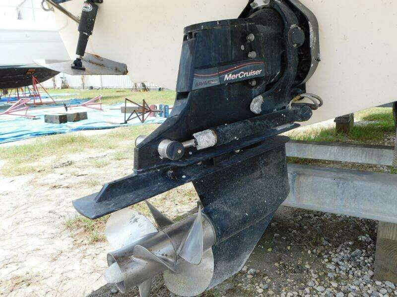 2004 Rinker Fiesta Vee 270