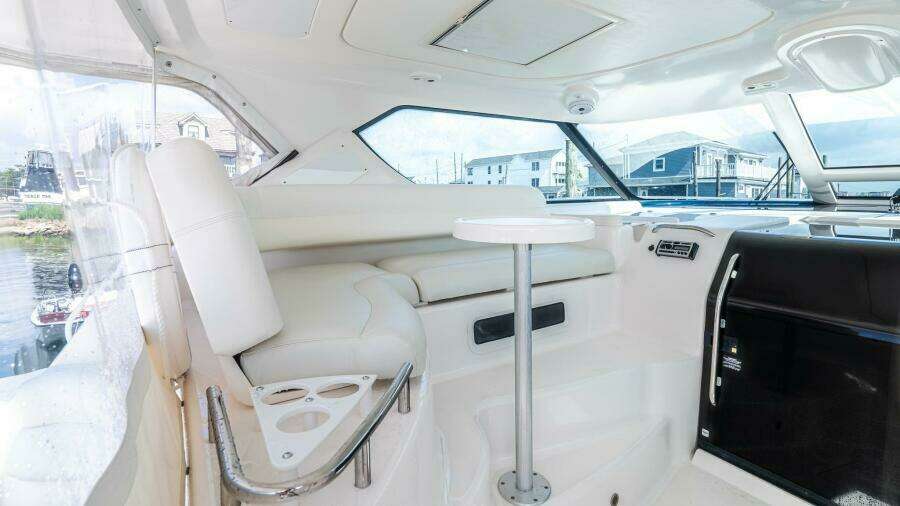 2007 Tiara Yachts 4300 Sovran