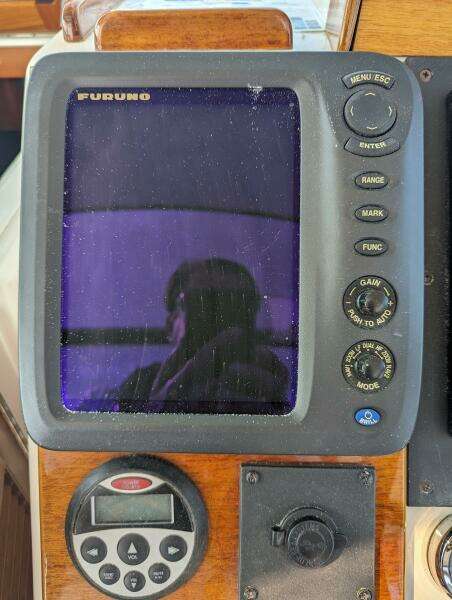 2006 Hunt Surf Hunter 33