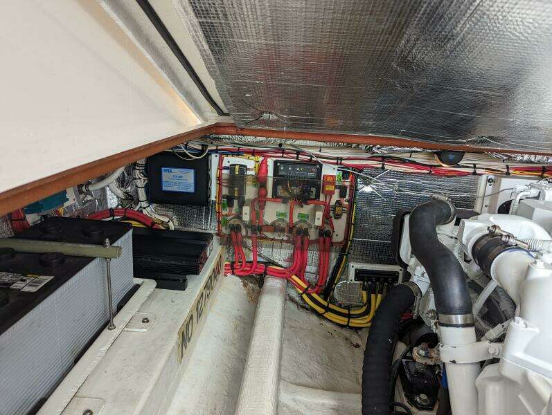 2006 Hunt Surf Hunter 33