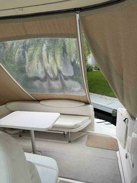 Searenity cockpit lounge 