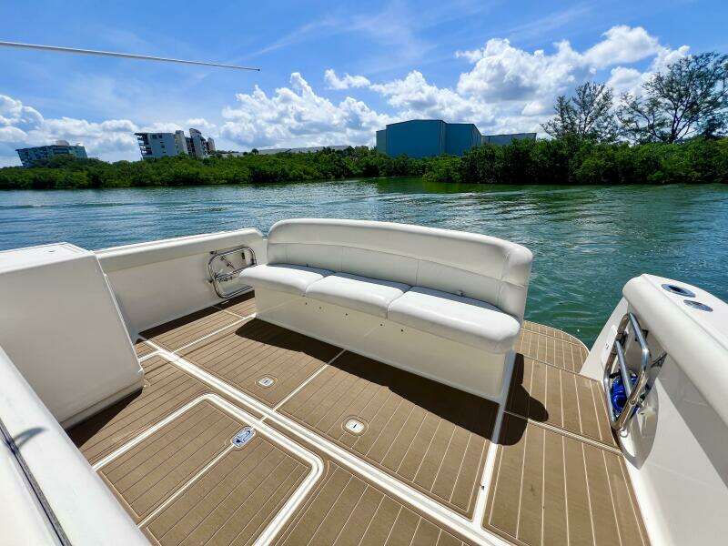 1998 Tiara Yachts 3500 Express