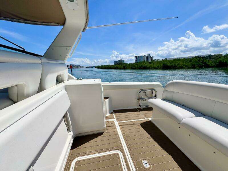 1998 Tiara Yachts 3500 Express