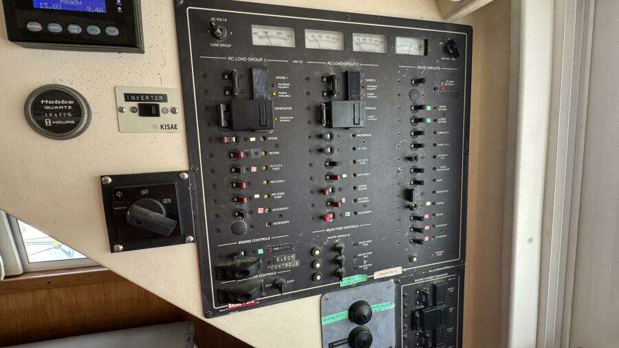 1999 Mainship 350 Control Panel