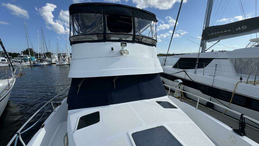 1999 Mainship 350 Bow