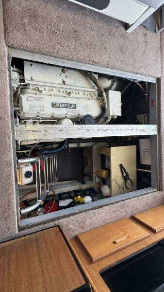 1999 Mainship 350 Engine Room