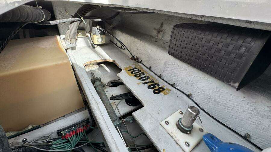 1999 Mainship 350 Engine Room