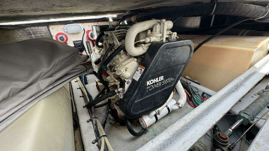 1999 Mainship 350 Engine Room