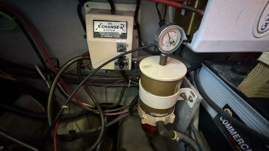 1999 Mainship 350 Engine Room