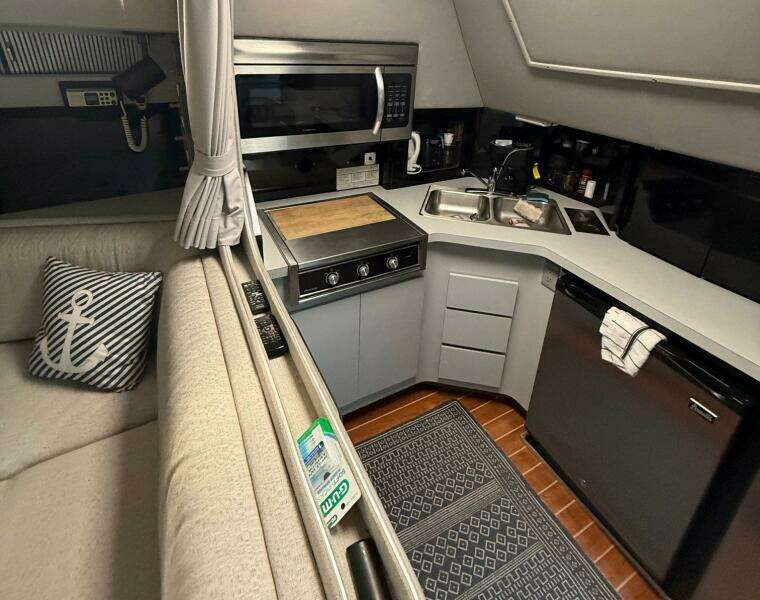 1989 Sea Ray 460 Express Cruiser