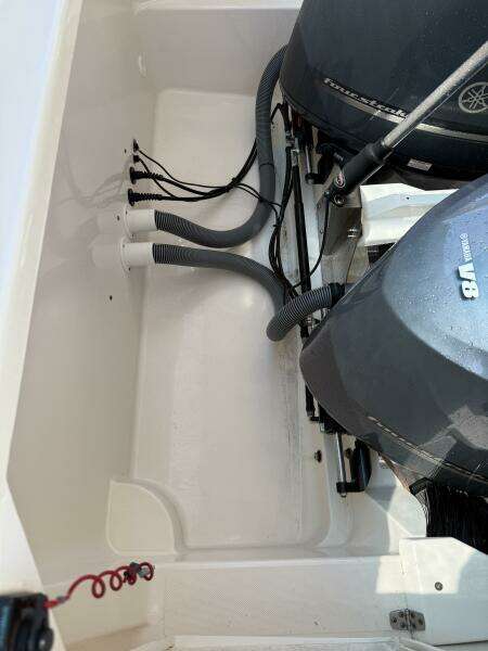 2013 Pursuit 365 SCI