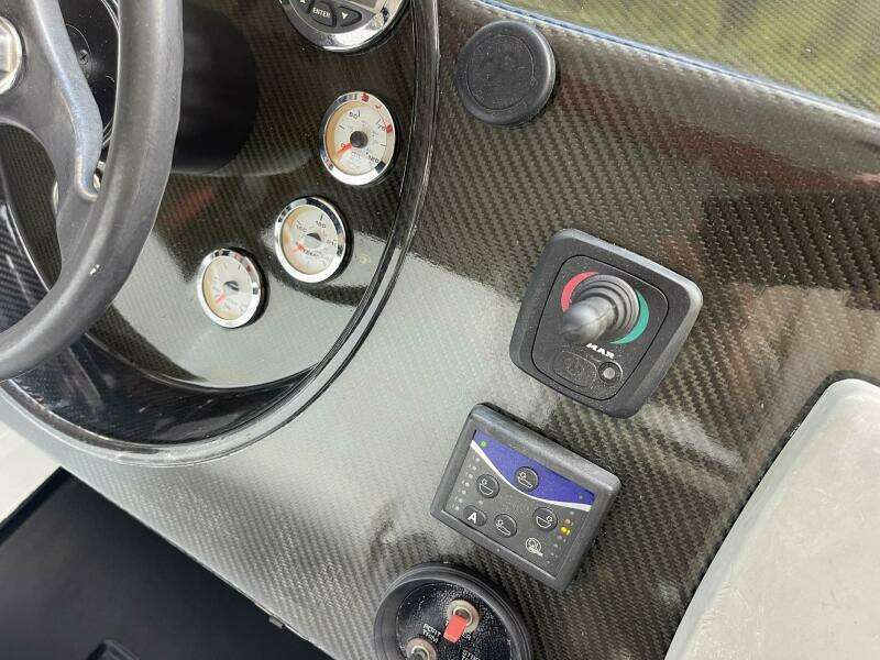 2008 Goetz Custom Boats 33 Limo Tender