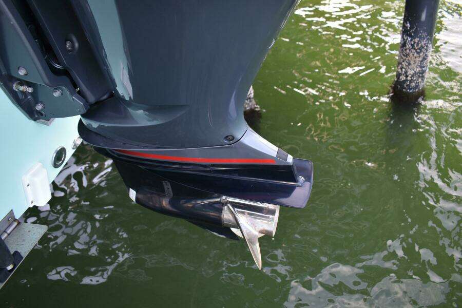 2023 NauticStar 231 Hybrid