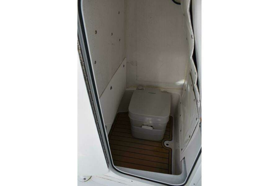 2023 NauticStar 231 Hybrid