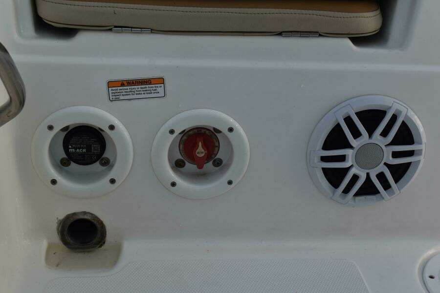 2023 NauticStar 231 Hybrid