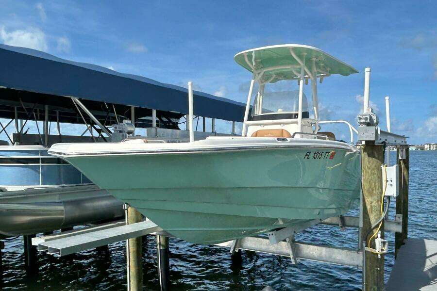 2023 NauticStar 231 Hybrid