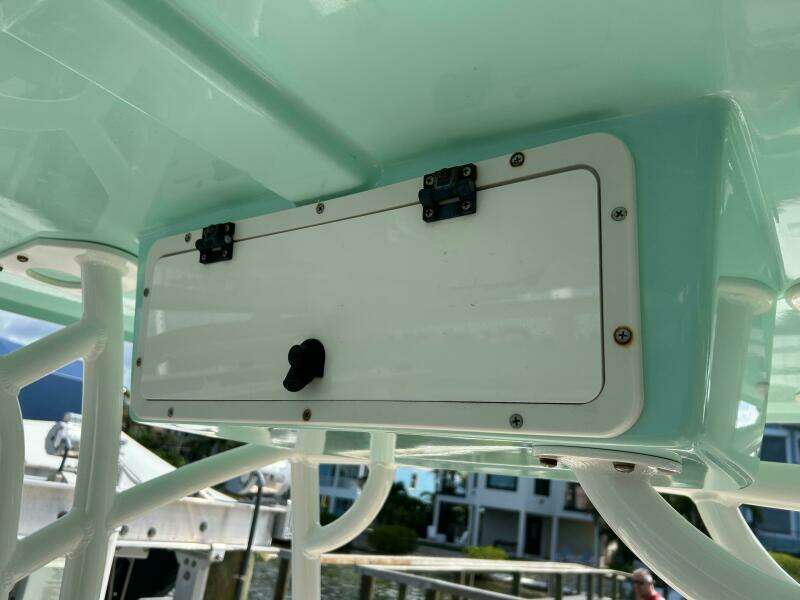 2023 NauticStar 231 Hybrid