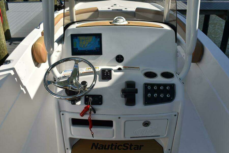 2023 NauticStar 231 Hybrid