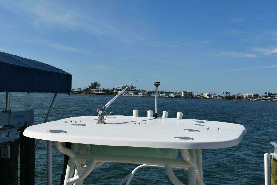 2023 NauticStar 231 Hybrid