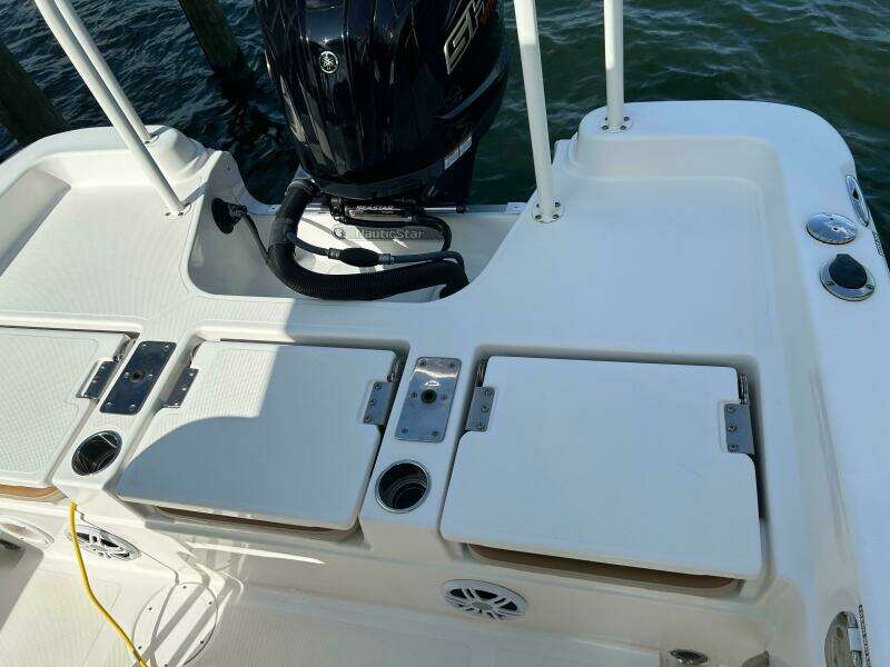 2023 NauticStar 231 Hybrid