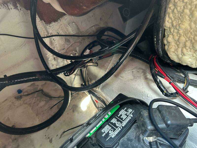 2023 NauticStar 231 Hybrid