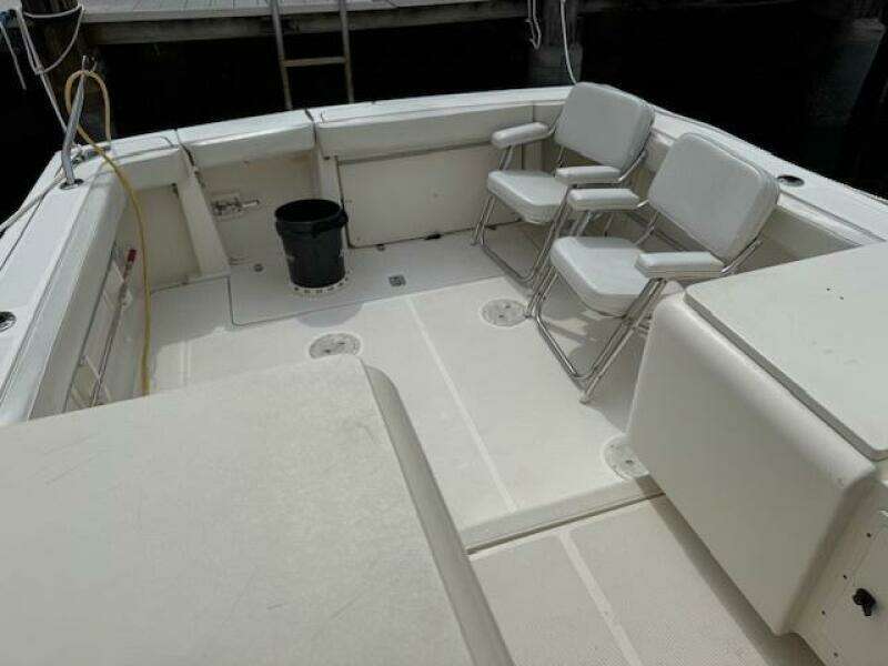 2002 Pursuit 3000 Express