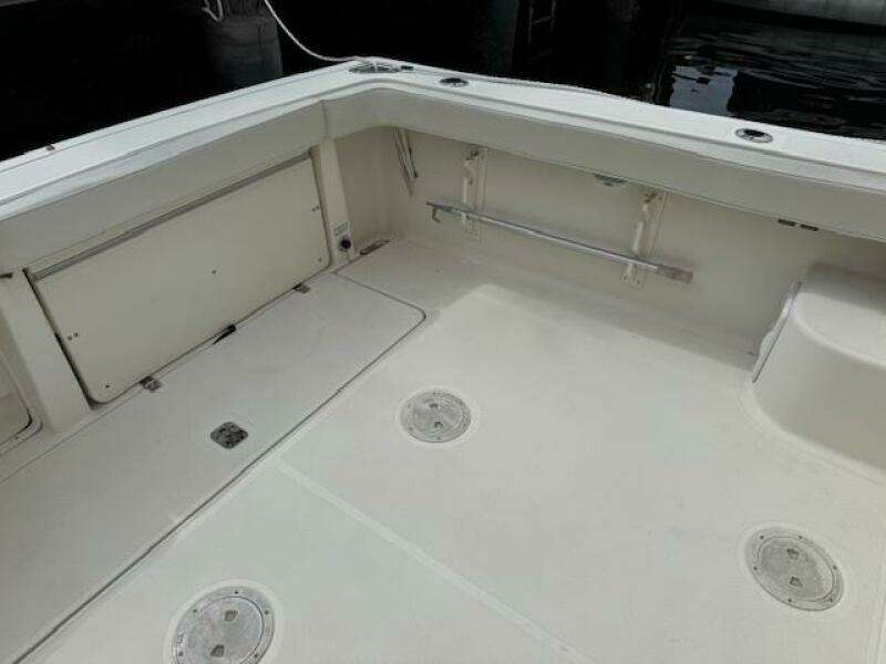 2002 Pursuit 3000 Express