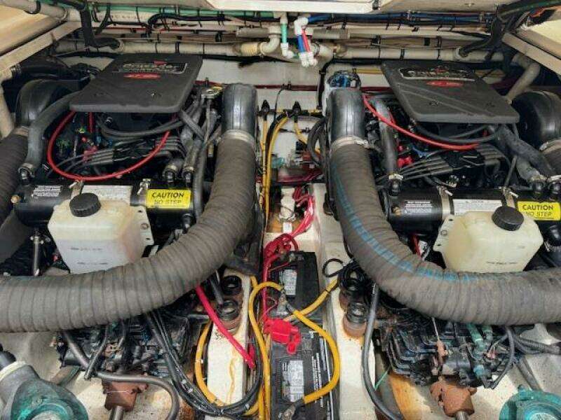 2002 Pursuit 3000 Express