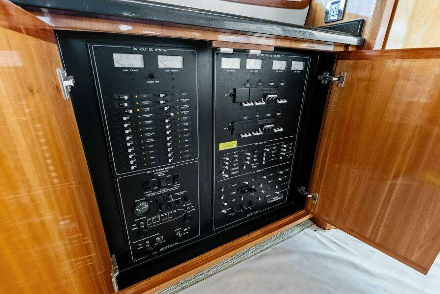 2004 Bertram Convertible