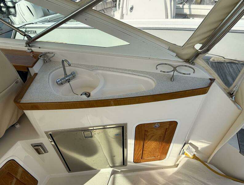 2009 Hunt Yachts Harrier 29