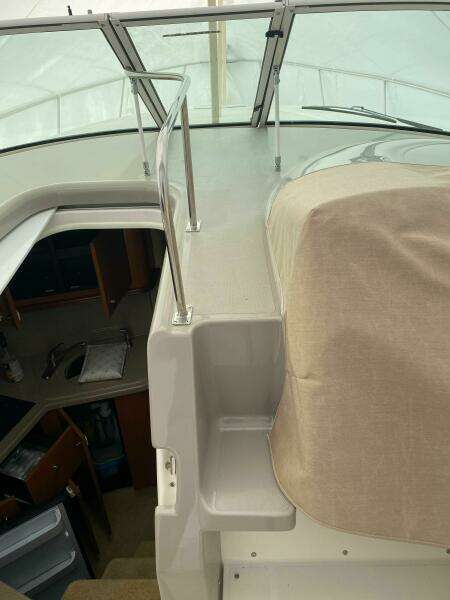 2004 Cruisers Yachts 340 Express